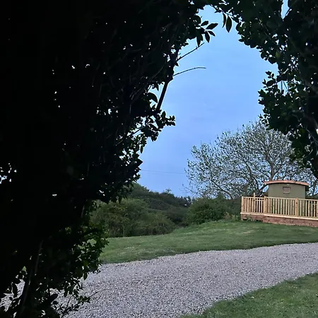 Chalet Fernlea Luxury Shepherds Hut & Hot Tub