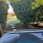 Fernlea Luxury Shepherds Hut & Hot Tub Boosbeck